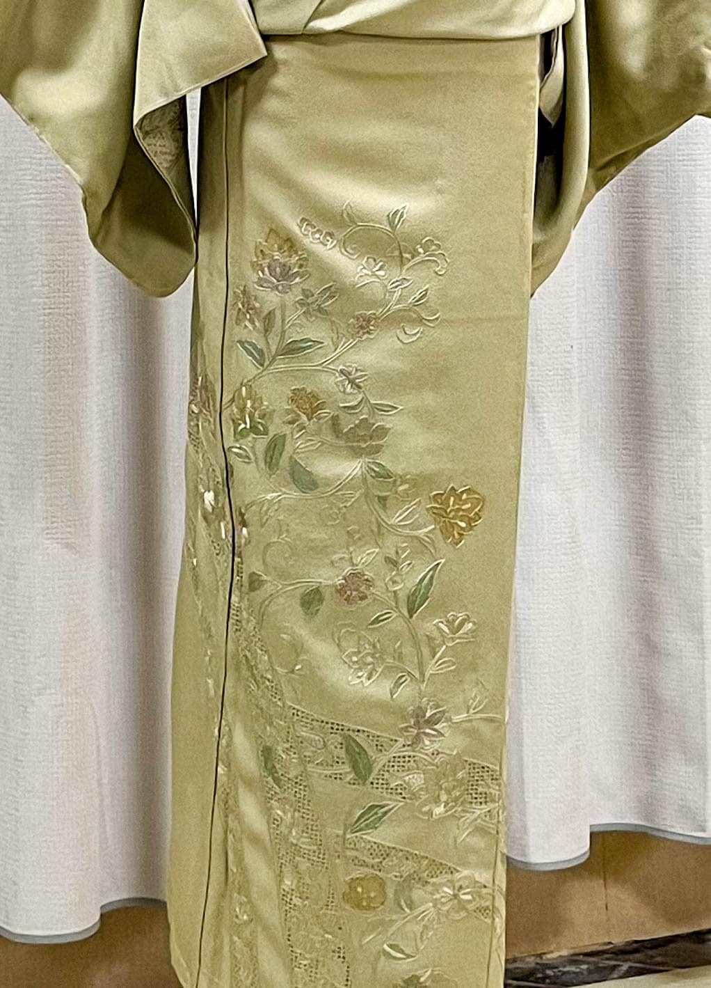 Rank A+ Vintage Silk Tsukesage Kimono, A55