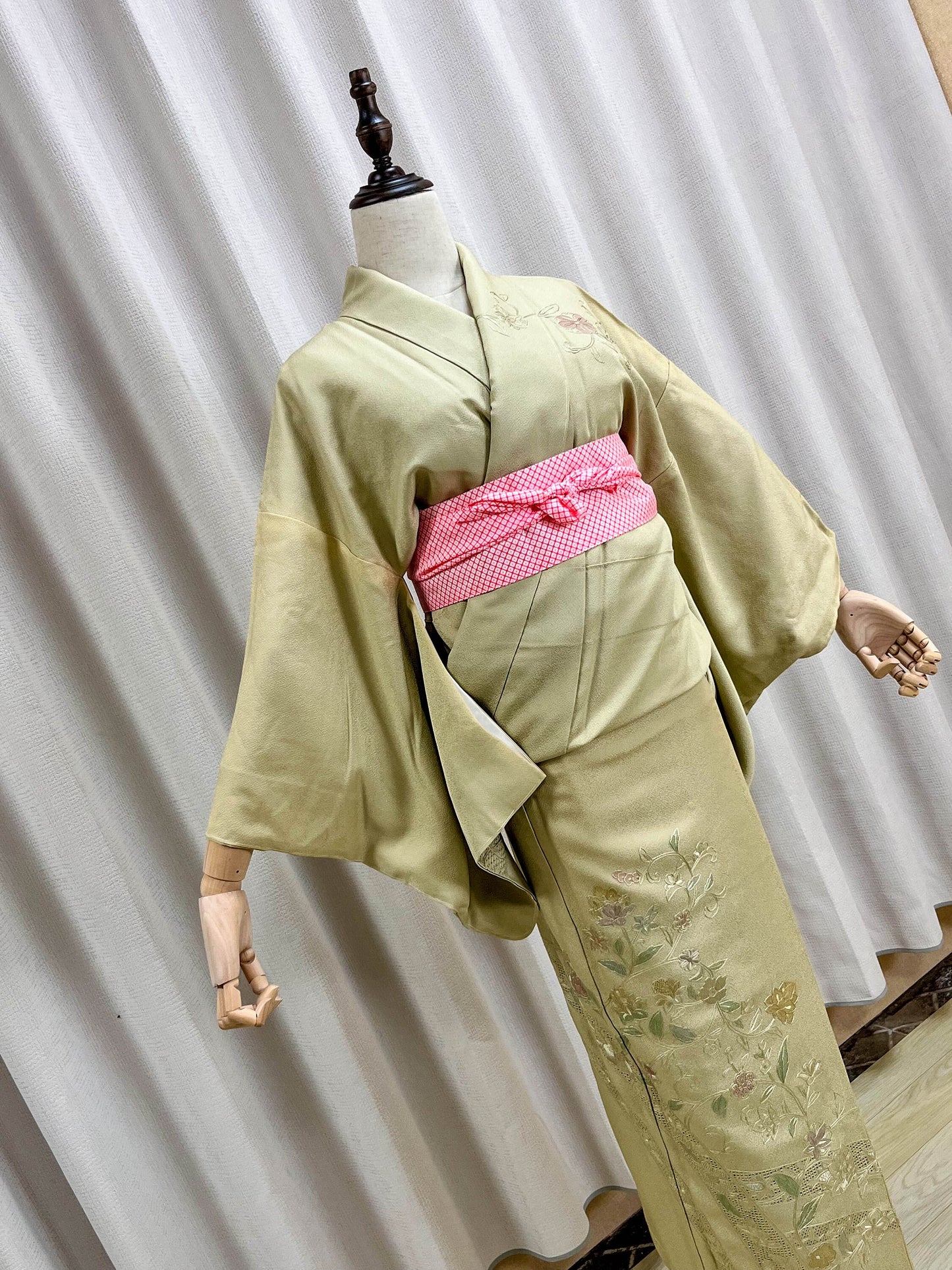Rank A+ Vintage Silk Tsukesage Kimono, A55