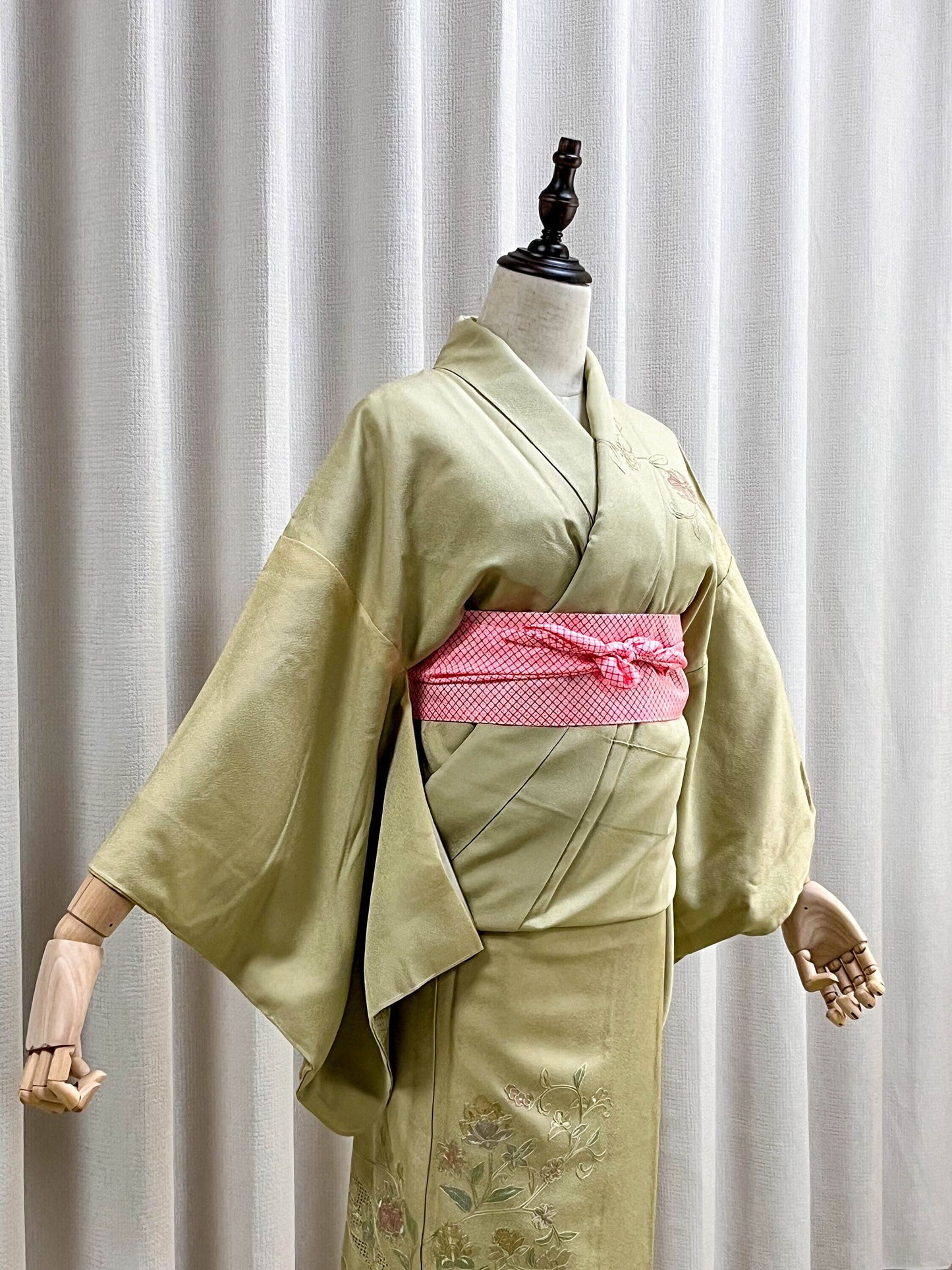Rank A+ Vintage Silk Tsukesage Kimono, A55