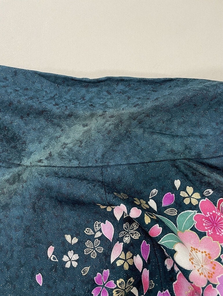Rank B- Japanese Vintage Furisode Kimono/Sliver Threads/ B33