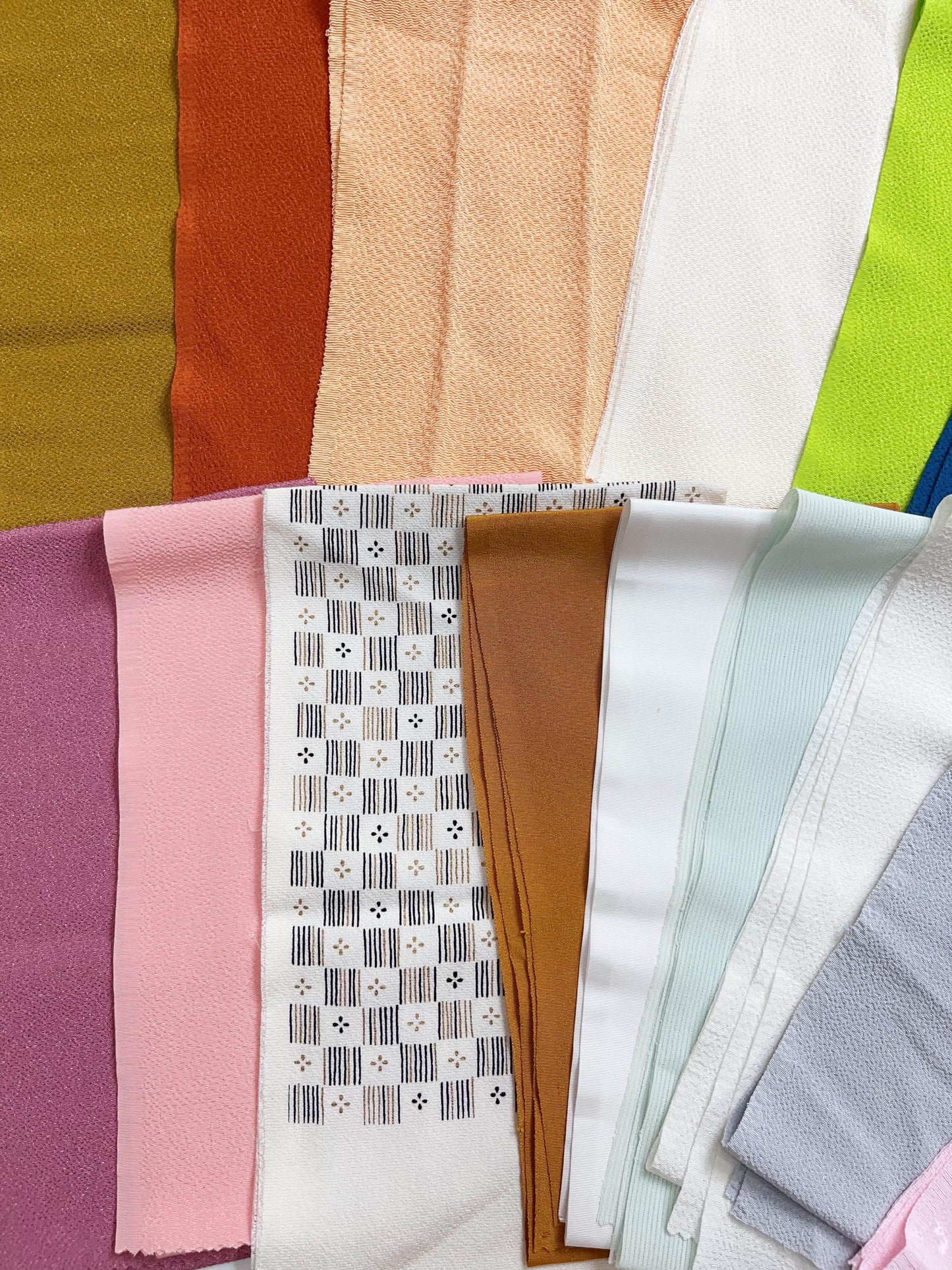 Japanese Floral Han-eri Collar: Kimono Juban Eri, H03