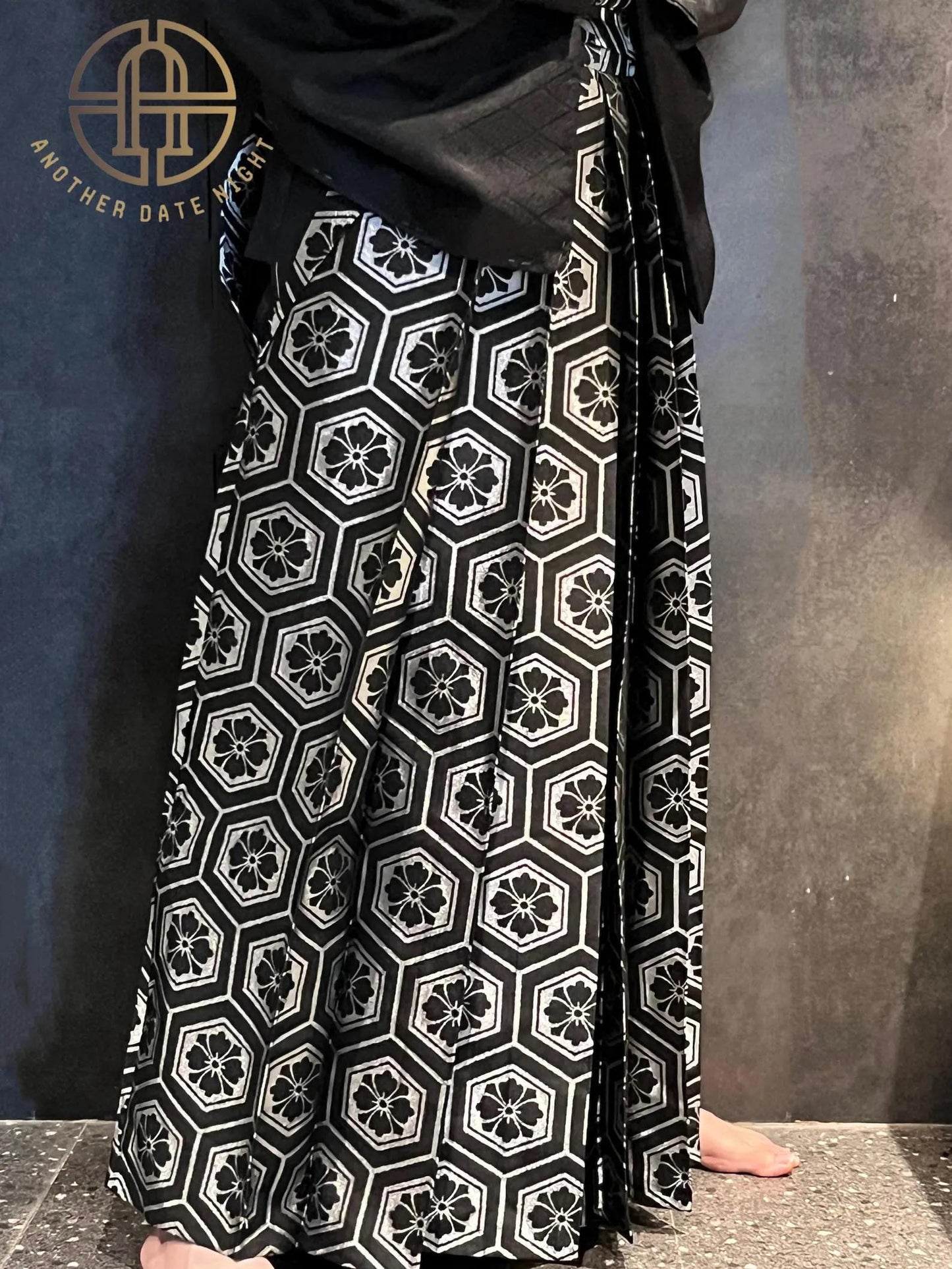 Men's Silver Hakama Pants: Traditional Japanese Kimono