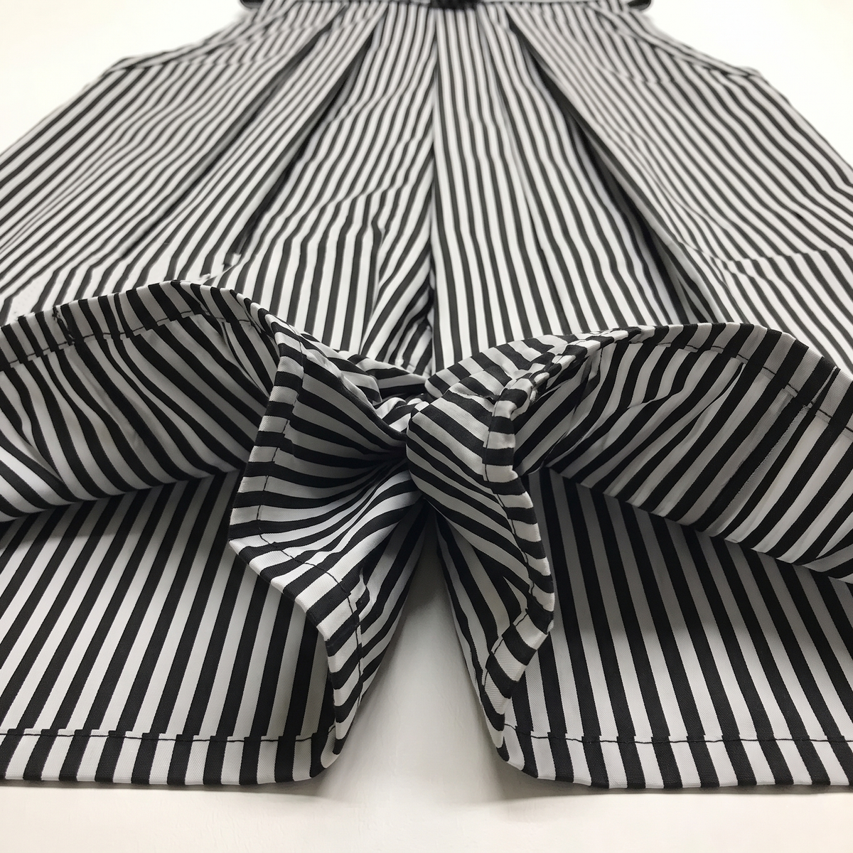 Japanese Men's Black Stripe Hakama Set