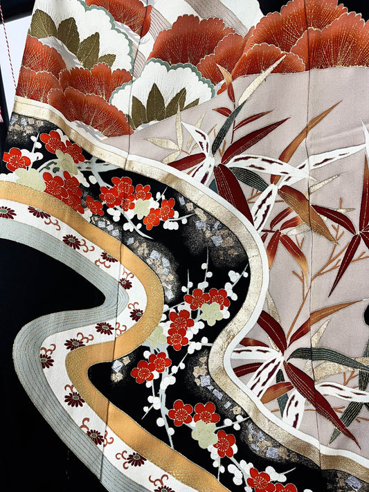 Rank B- Vintage Japanese Black Tomesode Kimono/Family Crest Pattern/ A62