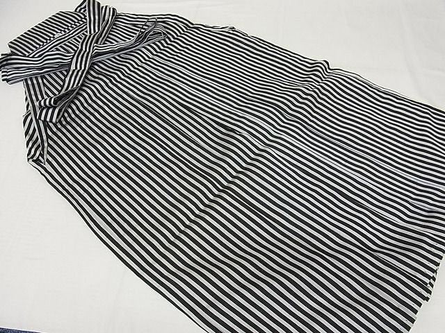 Japanese Men's Black Stripe Hakama, Koshi Himo, Tabi Socks: Kimono Pants Gift Set, Ceremonial Wear