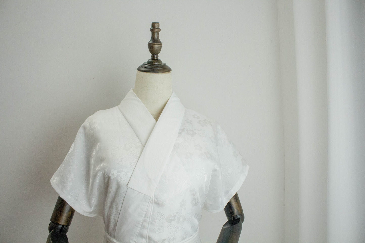 Versatile Juban for Both Furisode & Short Sleeve Kimono, with Collar Stiffener Erishin, Koshi Himo, Kimono Undergarment/Underwear Gift Set