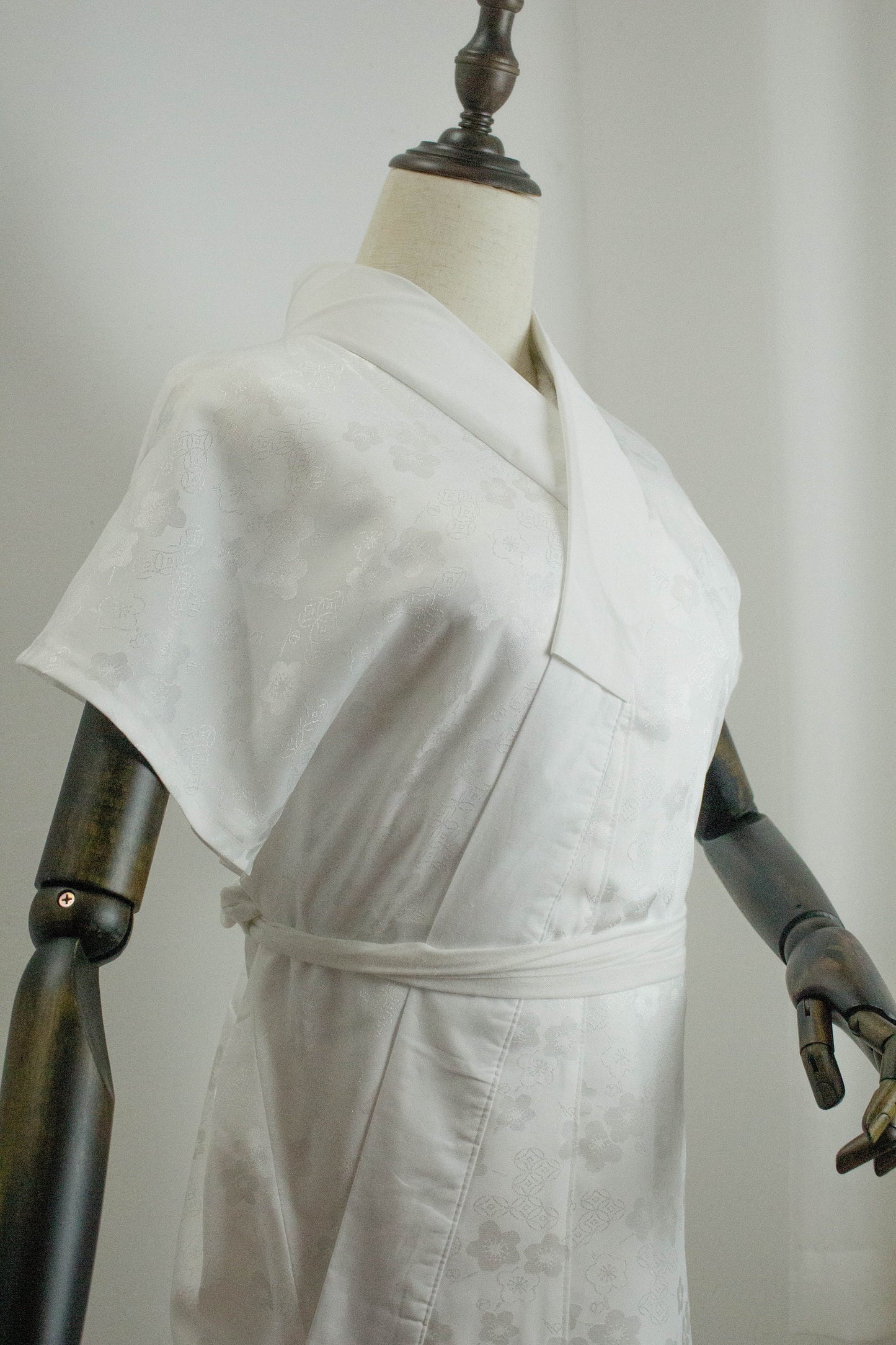 Versatile Juban for Both Furisode & Short Sleeve Kimono, with Collar Stiffener Erishin, Koshi Himo, Kimono Undergarment/Underwear Gift Set