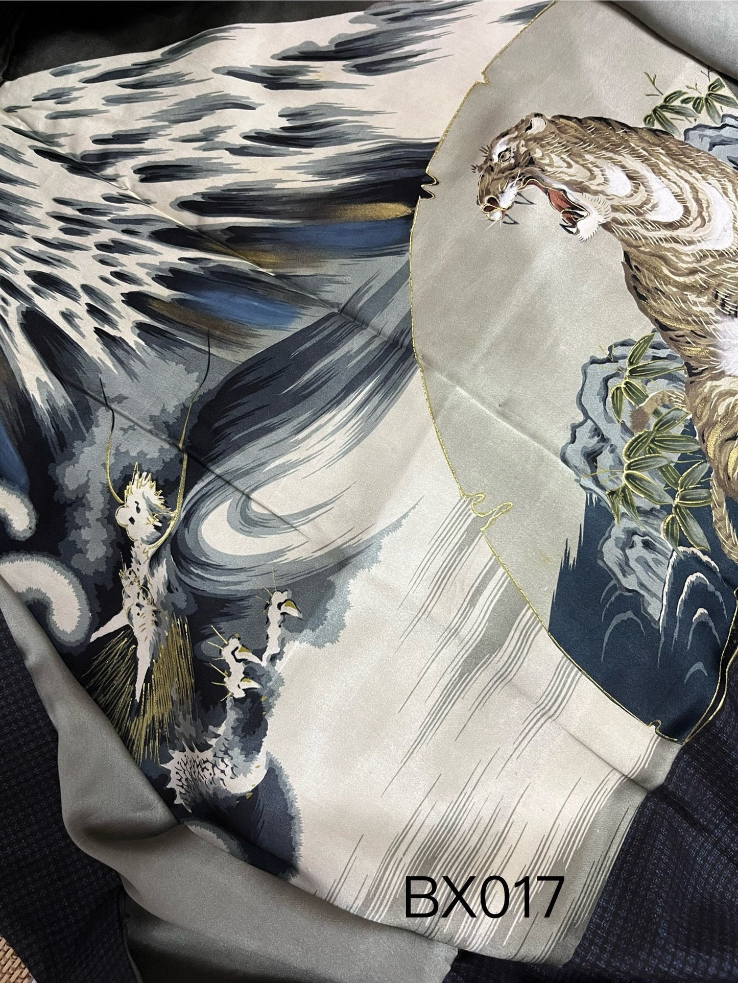 Vintage Silk Japanese Haori: Black & Charcoal Gray, Tsumugi Style, Rank A+