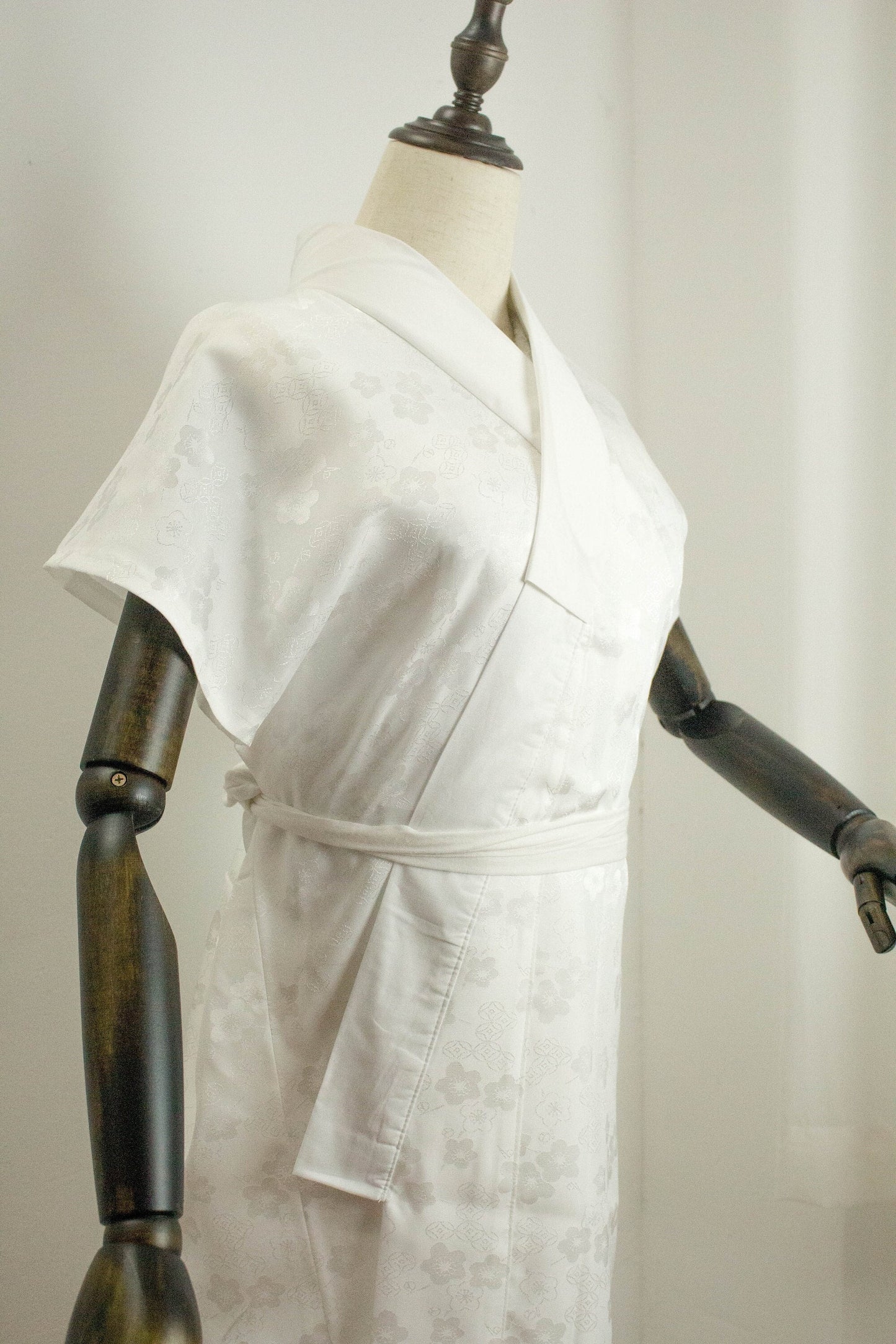 Versatile Juban for Both Furisode & Short Sleeve Kimono, with Collar Stiffener Erishin, Koshi Himo, Kimono Undergarment/Underwear Gift Set
