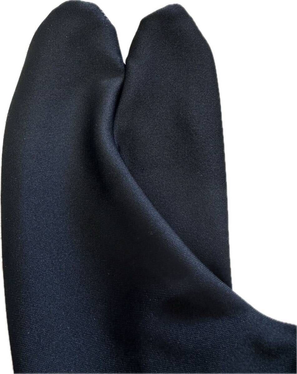 Unisex Tabi Socks (White/ Black): Traditional Japanese Split-Toe Kimono Socks (EU32-EU46), with Drawstring Bag, Tabi Gift Set