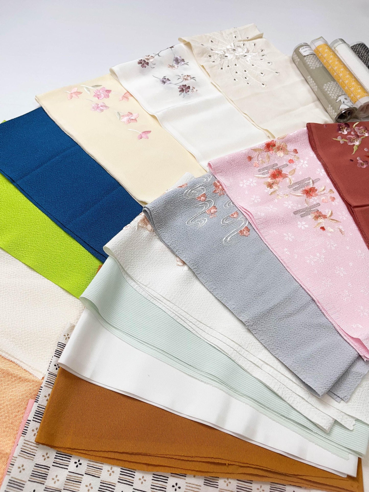 Japanese Floral Han-eri Collar: Kimono Juban Eri, H03