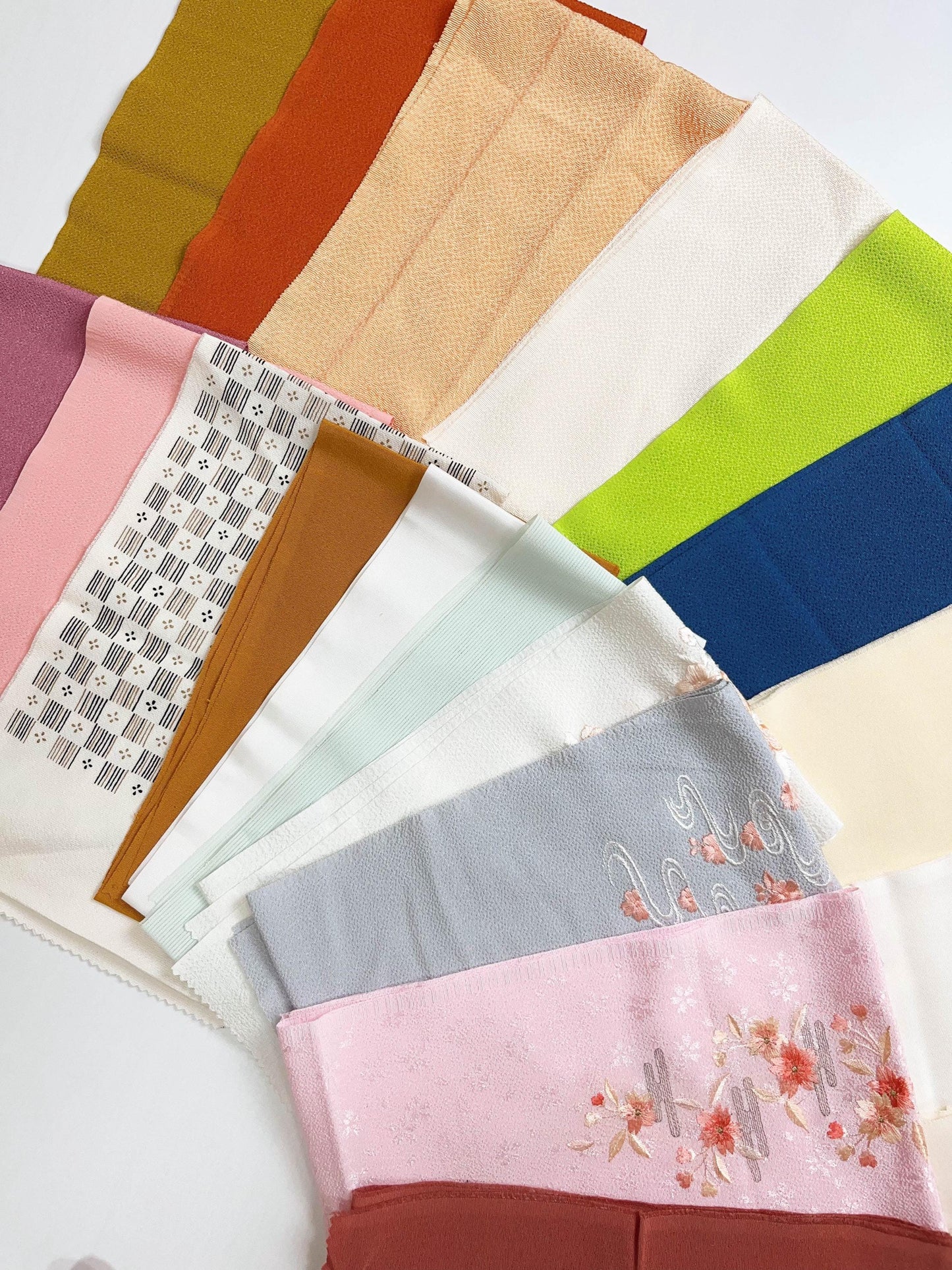 Japanese Floral Han-eri Collar: Kimono Juban Eri, H03