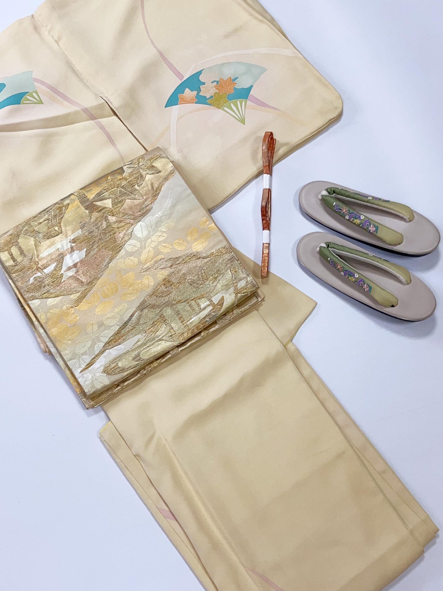 Vintage Silk Tsukesage Kimono: Japanese Traditional Pattern (A114)