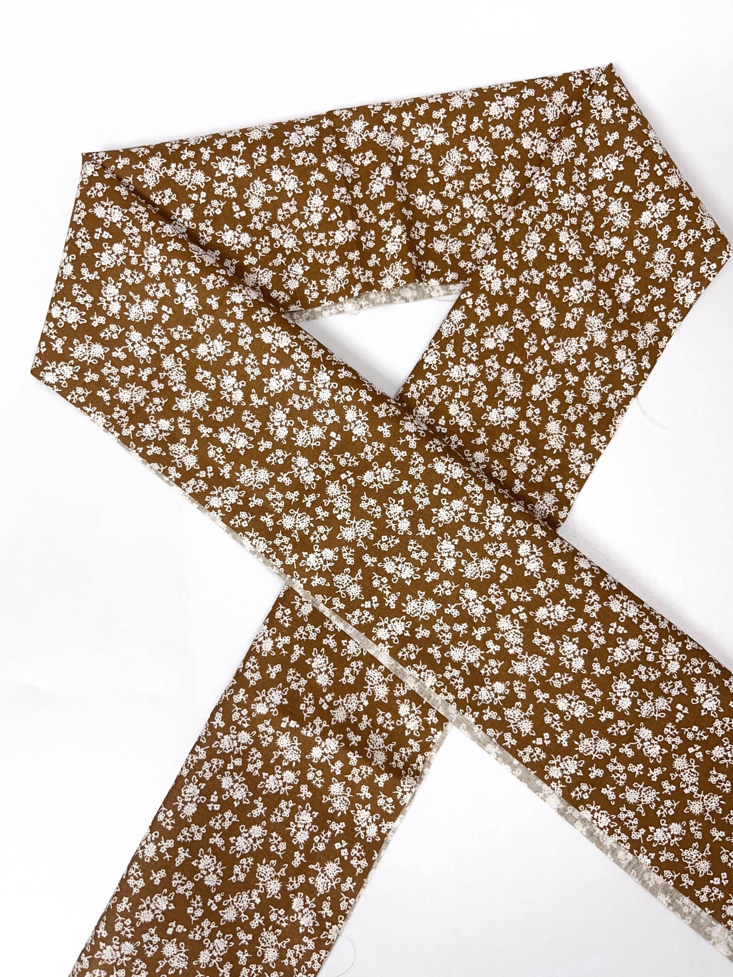Brown Floral Cotton Han-eri: Kimono Collar Accessory