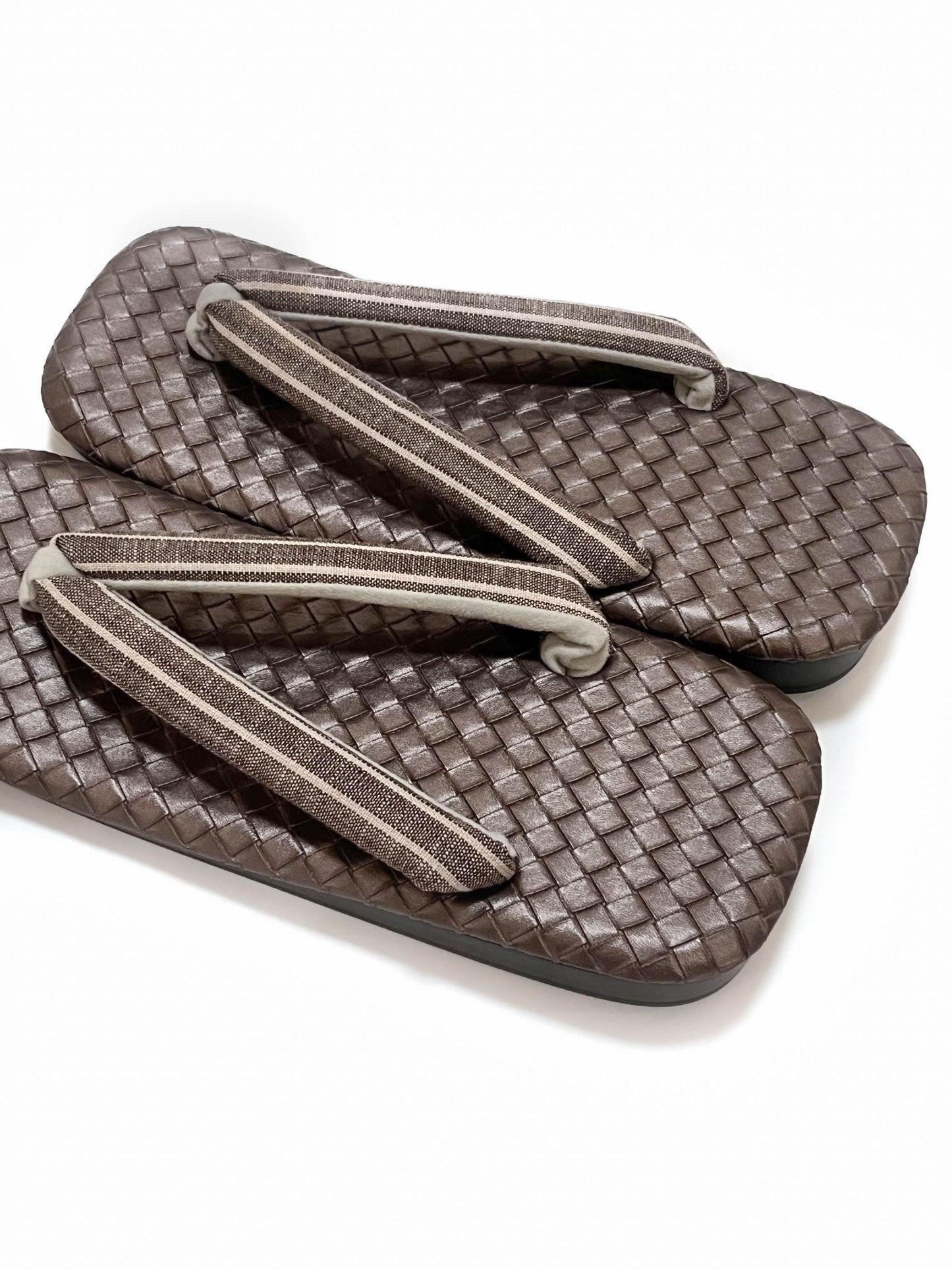 Japanese Setta Sandals (Cool Greyish Brown), Haori Himo, Shingen bag: Men's Smart Casual Kimono/Yukata Accessory Gift Set