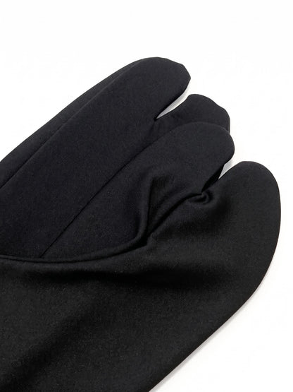 Unisex Tabi Socks (White/ Black): Traditional Japanese Split-Toe Kimono Socks (EU32-EU46), with Drawstring Bag, Tabi Gift Set