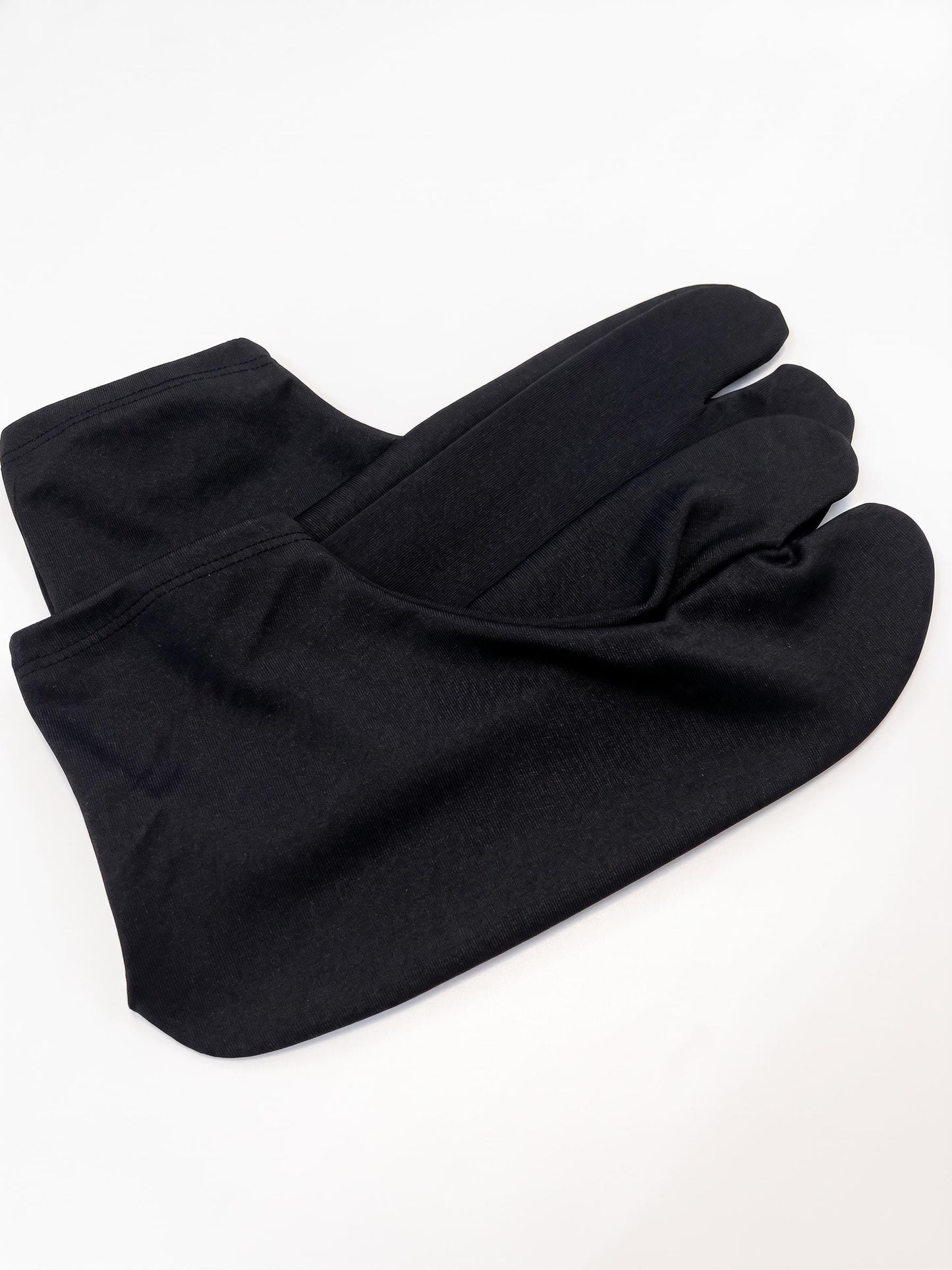 Unisex Tabi Socks (White/ Black): Traditional Japanese Split-Toe Kimono Socks (EU32-EU46), with Drawstring Bag, Tabi Gift Set