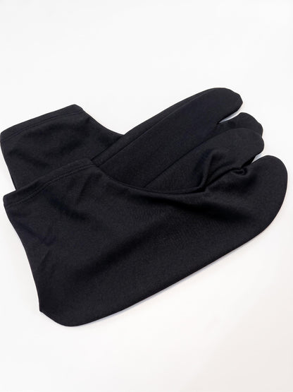 Unisex Tabi Socks (White/ Black): Traditional Japanese Split-Toe Kimono Socks (EU32-EU46), with Drawstring Bag, Tabi Gift Set