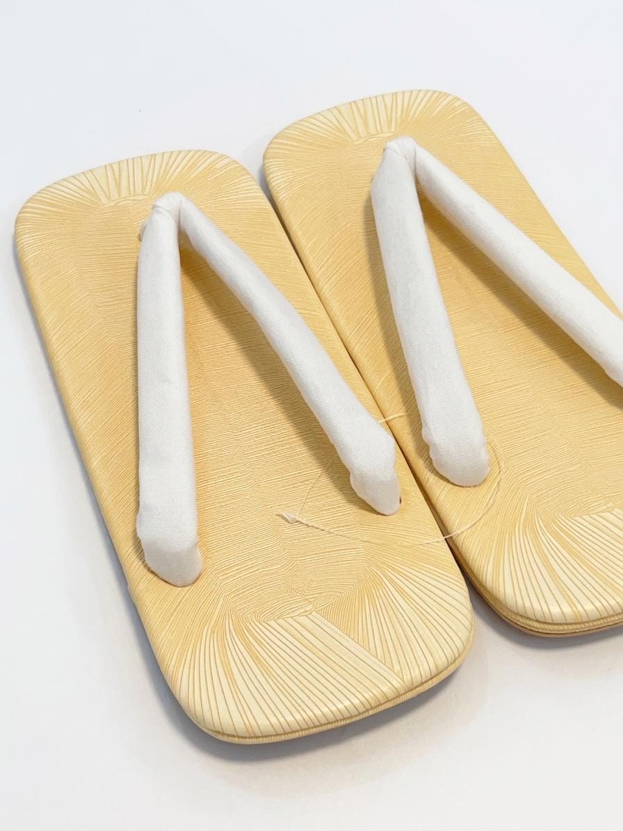 Men's White Straps Setta, Kimono Sandals, EU 39-49, with Tabi Socks and Kinchaku Bag, Men's Kimono Accessory Gift Set