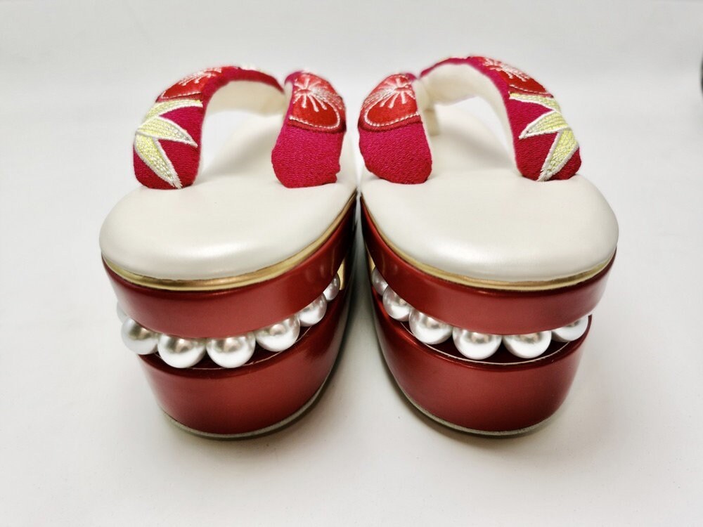 Zori Sandals with Pearl Decor, ZS009